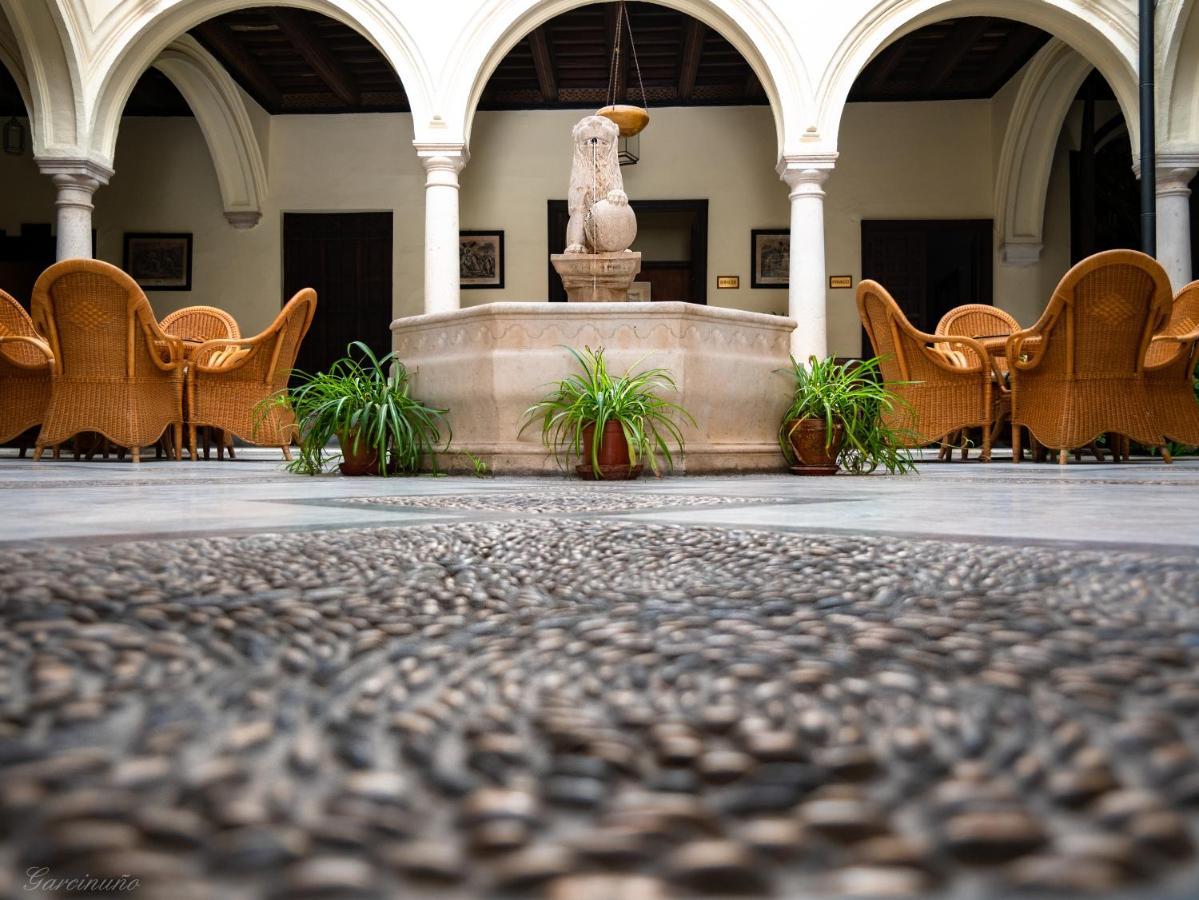 Palacio Marques De La Gomera Osuna Exterior photo