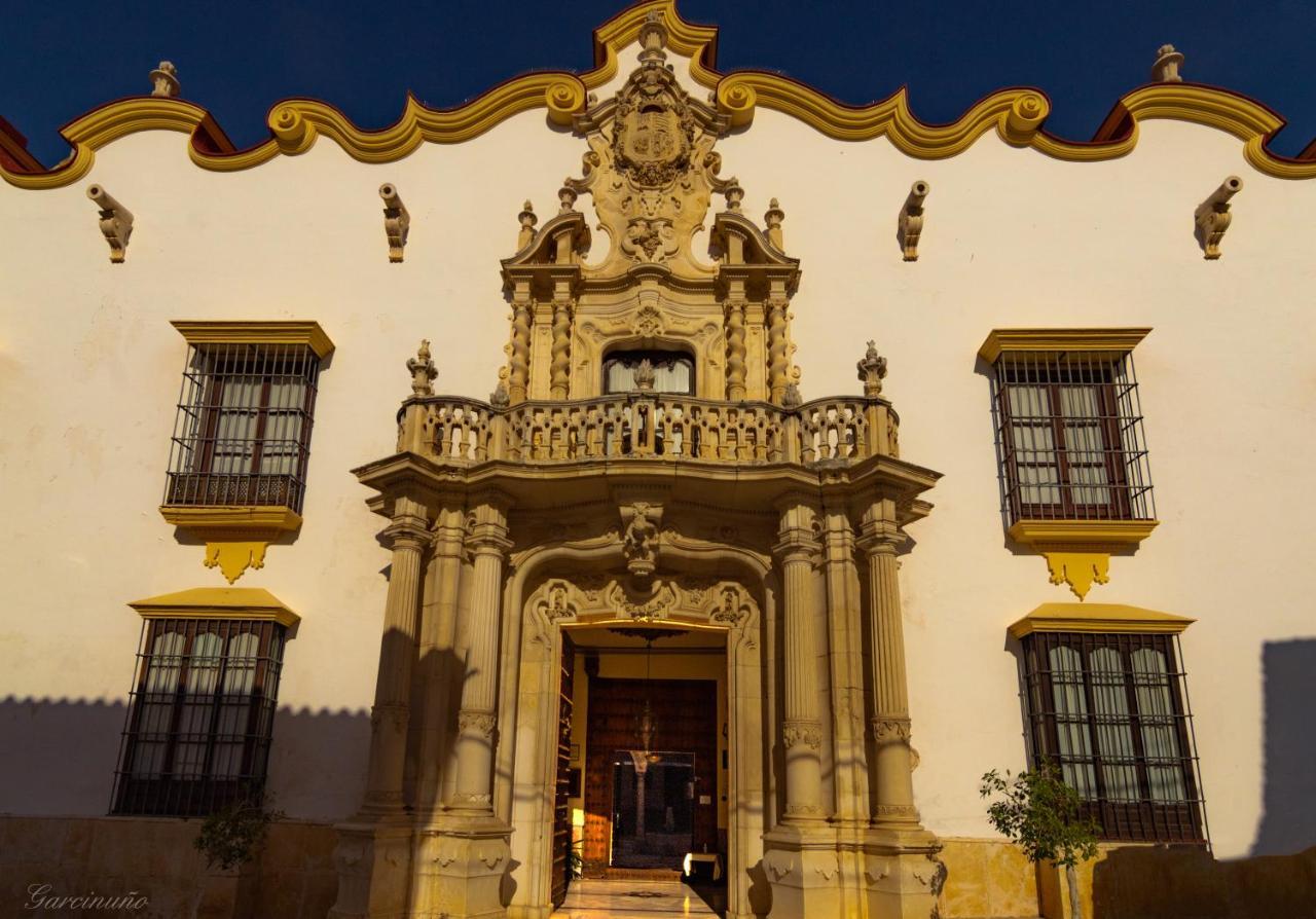 Palacio Marques De La Gomera Osuna Exterior photo